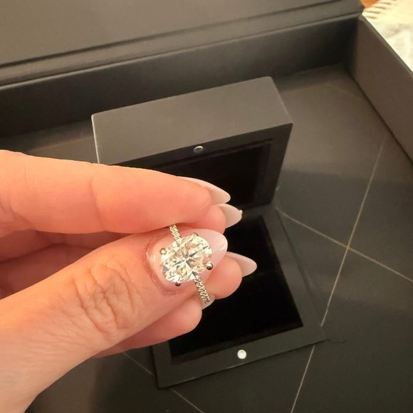 2ct Oval Moissanite